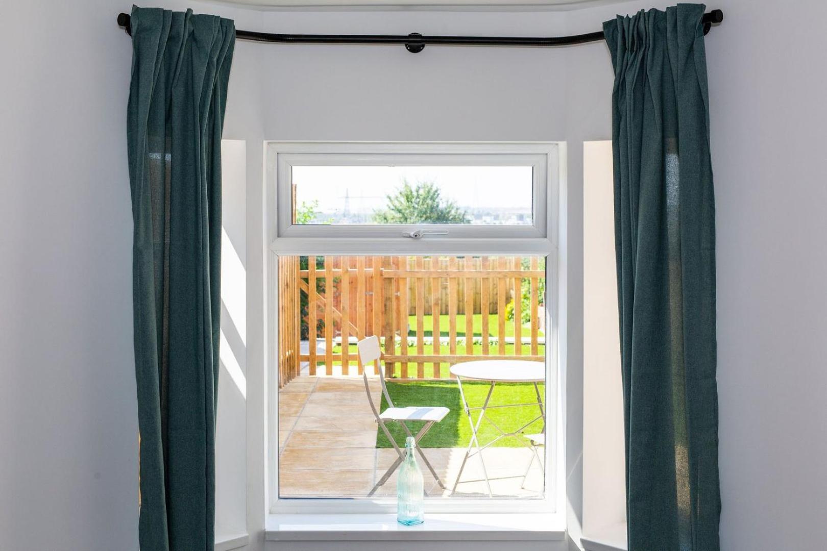 Stylish Apartment W/ Private Garden - Dog Friendly Newport  Exterior foto